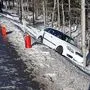 Der Pkw rutschte von der Straße