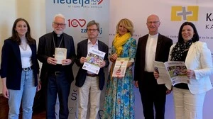 Redakteurin Laura Praster, Diözesanbischof Josef Marketz, Chefredakteur Vincenc Gotthardt, freie Mitarbeiterin Monika Novak-Sabotnik, Herausgeber Dechant Johann Alois Krištof, Redakteurin Alexandra Praster