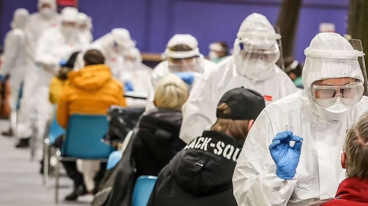Coronatests, hier in Villach in der  Tennishalle Warmbad, müssen verdichtet werden