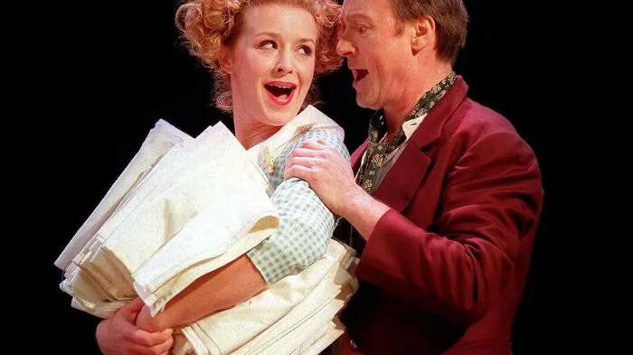 Rudolf Jusits und Petra Morzé in Ferdinand Raimunds "Der Verschwender" am Theater in der Josefstadt 1999.