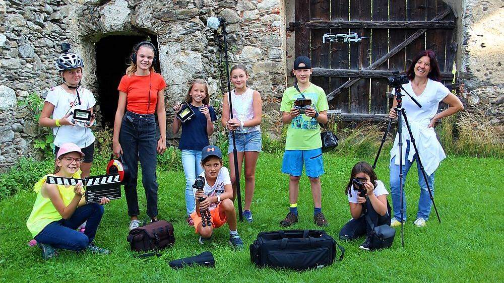 Die Filmwerkstatt-Kids mit Leiterin Katharina Steiner-Bittlingmaier