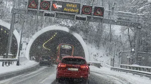 Die Schneefälle sorgen für zahlreiche Unfälle