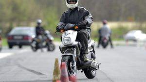 Experte fordert mehr Fahrtraining für junge Mopedlenker