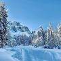 Ob Sie spazierend, in Schneeschuhen oder auf Langlaufski das Saisertal erleben, ist nebensächlich: Das Füllhorn der Natur reicht für alle