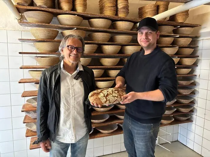 Franz Jechart (links) und sein Nachfolger Thomas Perschler von der Alpenbrotbäckerei Jechart in Edelschrott