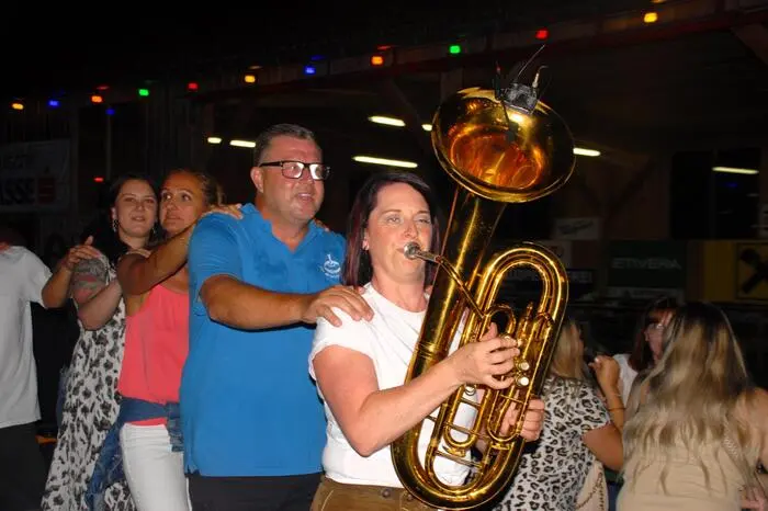 Am Sonntagvormittag gab es dann einen Wortgottesdienst mit Dikon Wolfgang Stix, bis in die Abendstunden wurde anschließend gefeiert. Musikalisch sorgte die Musikformation „Wolkenlos“ am Samstagabend und Sonntag für beste Stimmung und Unterhaltung.