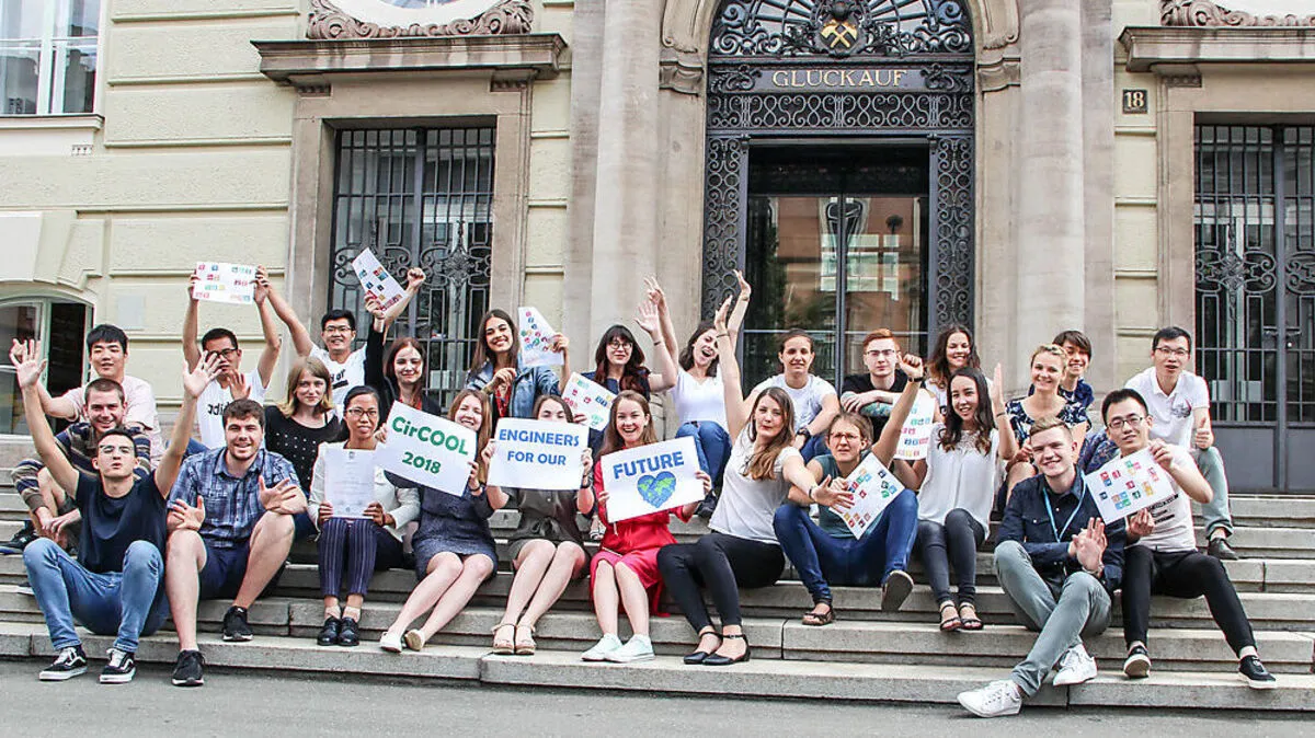 23 Leute nahmen am Summer School-Programm „CirCOOL“ teil