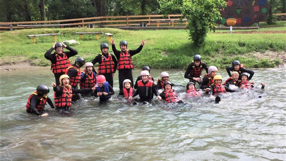 Die Naturfreunde Köflach beim Rafting in Kärnten im Jahr 2019