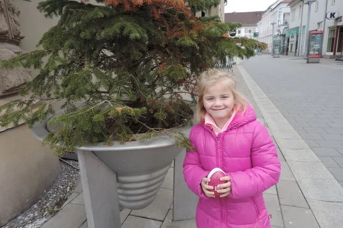 Besonders gut versteckt hat der Osterhase das letzte Ei, aber Laura Prein (7), aus Mautern hat es nach langer Suche gefunden.
