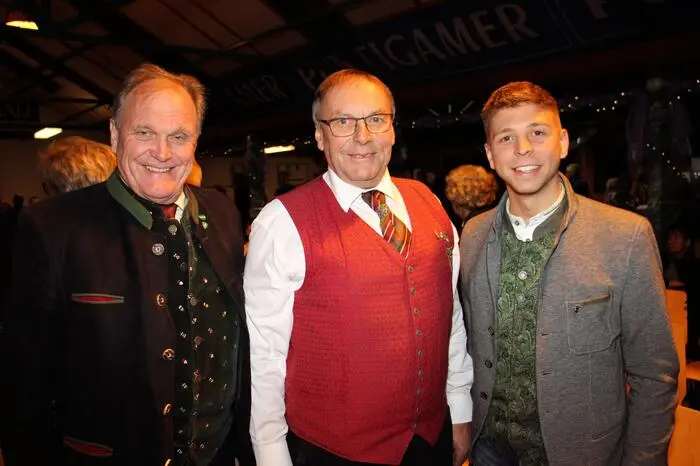 Obmann Karl Hussler und sein Team konnten neben zahlreichen Abordnungen aus dem Bezirk Voitsberg auch eine große Anzahl an Persönlichkeiten des öffentlichen Lebens am Konzertabend begrüßen.