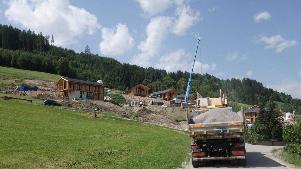 Die Baustelle des Bergresort Hauser Kaibling ist mittlerweile so gut wie fertig, die Streitereien darum gehen wohl erst richtig los