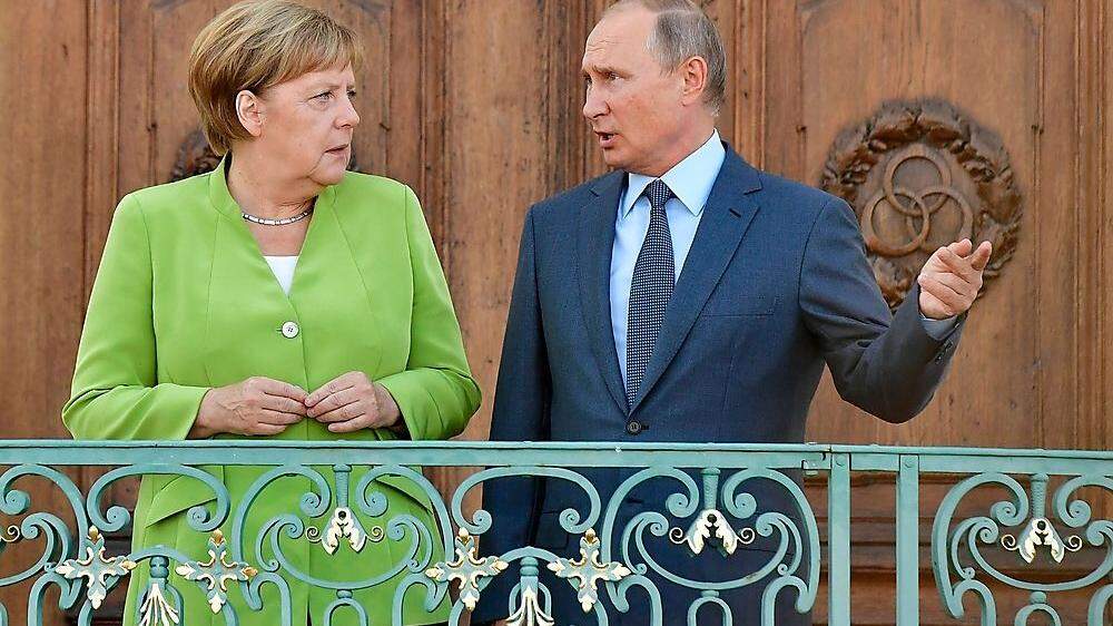 Wladmir Putin auf Besuch bei Angela Merkel in Schloss Merseberg