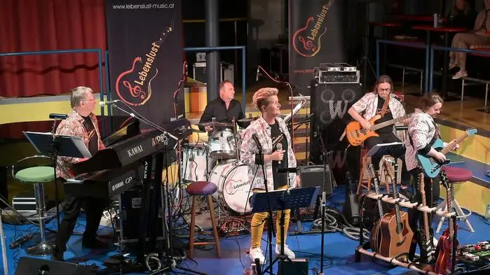 Fünf leidenschaftliche, heimische Musikschaffende präsentierten am Freitag im Theaterkeller Zeltweg ihre eigenen Songs.