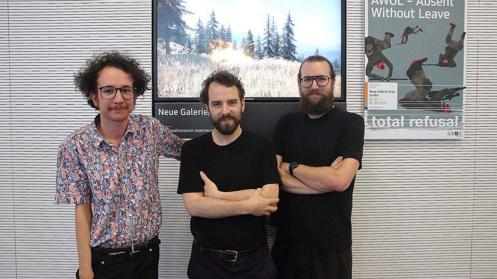 v. l. n. r.: die Künstler Robin Klengel, Leonhard Müllner, Michael Stumpf mit Kurator Günther Holler-Schuster