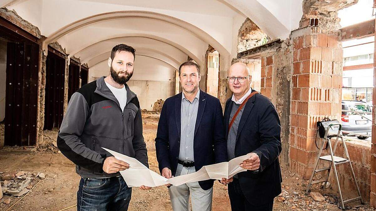 Projektleiter Thomas Pokerschnig, Stadtrat Markus Geiger und Robert Slamanig (von links).