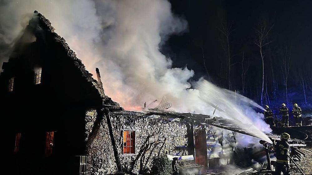 Das Haus brannte in der Nacht auf Donnerstag vollkommen aus