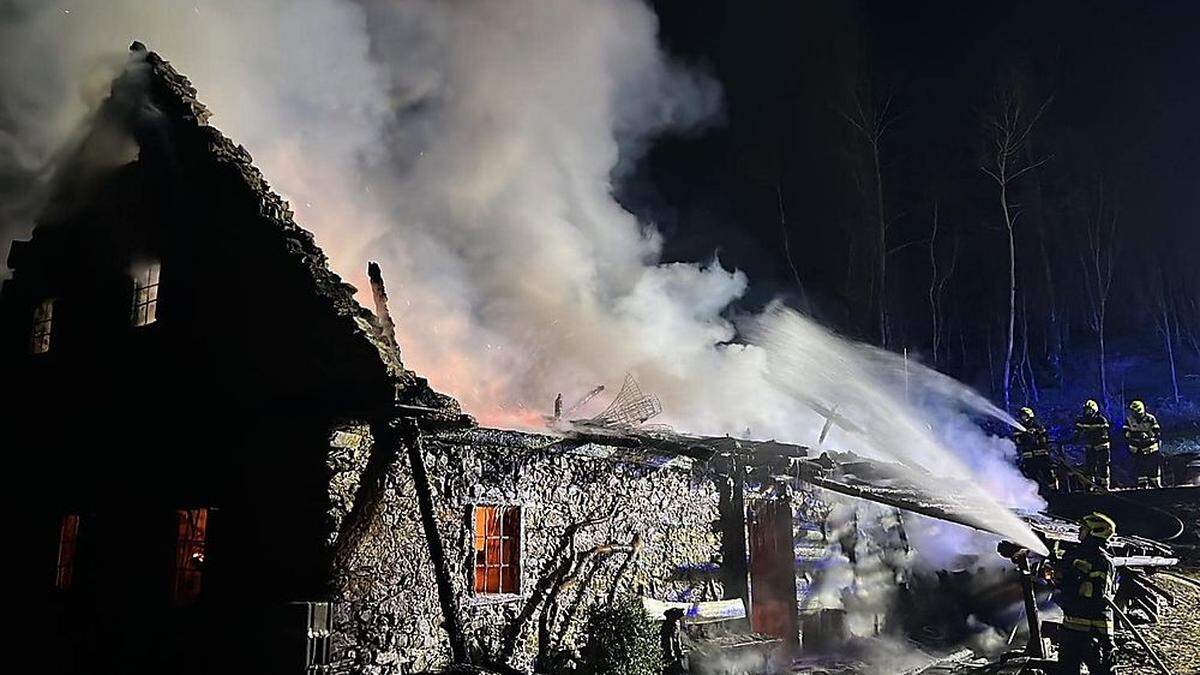 Das Haus brannte in der Nacht auf Donnerstag vollkommen aus