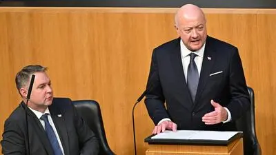 Reden nur ungern über die Details des Budgets: Bundeskanzler Christian Stocker (ÖVP, r.) und Vize Andreas Babler (SPÖ)