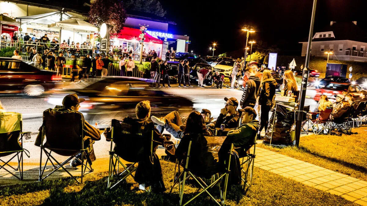 Starre Blicke auf die Straße