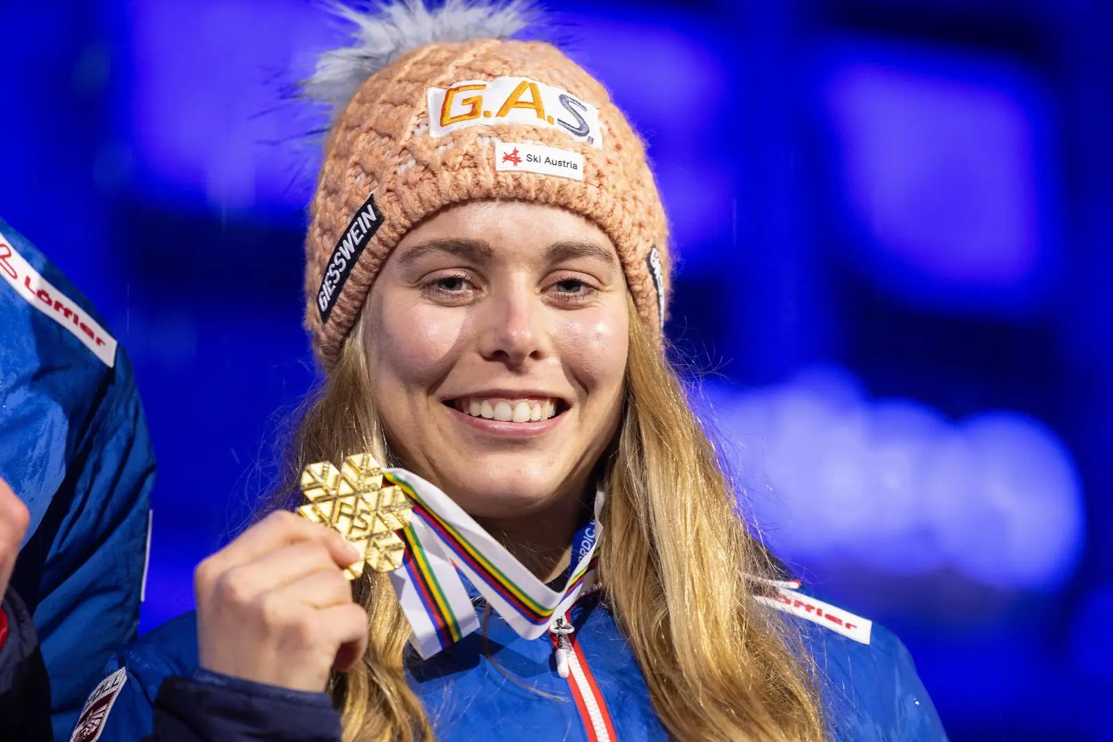 Alissa garay desnuda setup was done via email and through