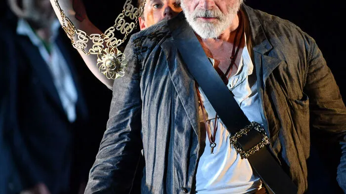 2016 stehen unter dem Motto "Simonischek-Festspiele": Heute feiert der gebürtige Grazer als "Prospero" in Shakespeares "Der Sturm" Premiere bei den Salzburger Festspielen auf der Perner Insel in Hallein ...