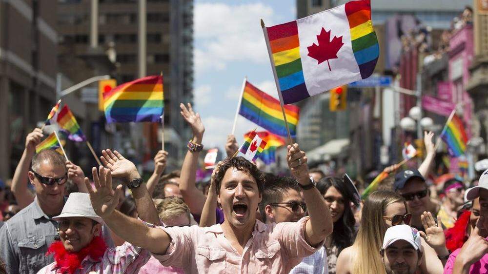 Kanadas Regierungschef marschiert auf Gay-Pride-Parade mit