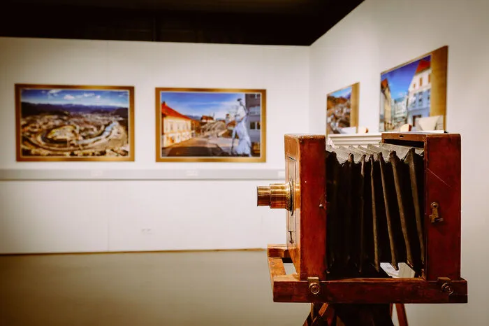 Historische Aufnahmen aus dem Archiv des MuseumsCenters wurden aktuellen Fotografien von Armin Russold gegenübergestellt. Daraus ergeben sich interessante Vergleiche.
