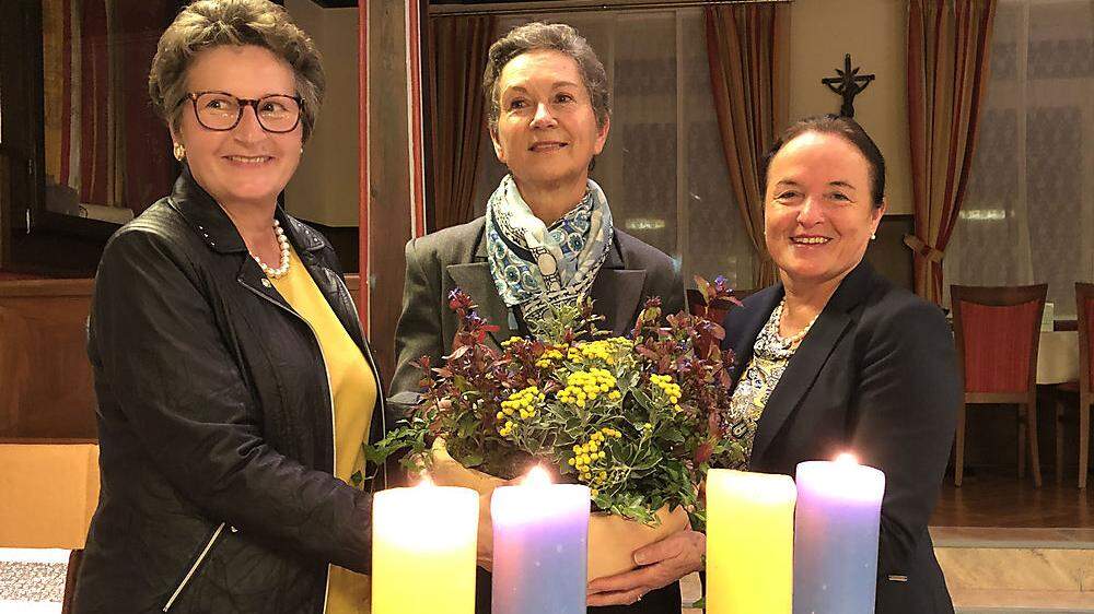  Herma Hartweger, Präsidentin Bärbel Humitsch und Andrea Volpini de Maestri 