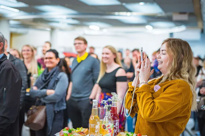 ... und auch gut dokumentiert, waren doch viele Influencer zur Party geladen.