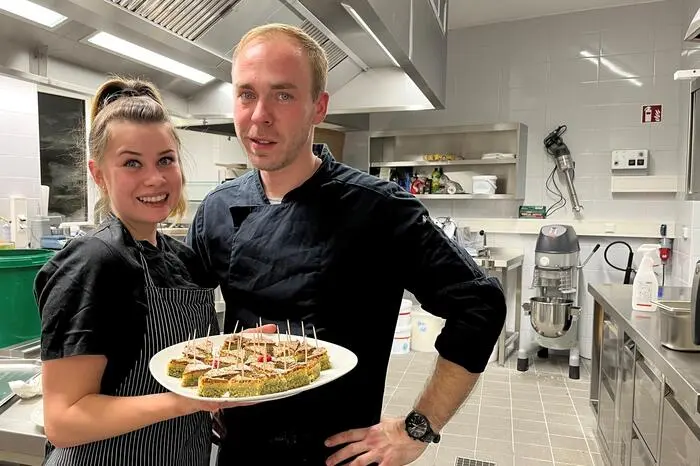Küchenchef Julien Clausing mit seiner Stellvertreterin Fanni Adamko in der neuen Küche
