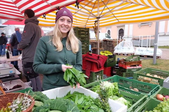 Der Bauernmarkt lockte am Samstagvormittag mit regionalen Delikatessen.