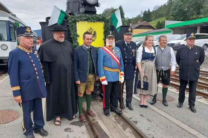 Auf der Suche nach geeigneten historischen Bahnstrecken kam der Verein schließlich in die Steiermark. Die Murtalbahn mit ihren historischen Garnituren wurde zum Ziel.