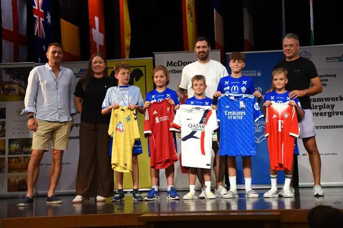 Martin Kager und Christian Gleichweit vom Organisationskomitee bedankten sich dabei vor allem bei den vielen Helfern, Trainern und Eltern der Jugendlichen, die für den reibungslosen Ablauf dieses Trainings-Camps sorgten. 