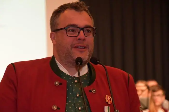 Bezirksobmann Klaus Hösele, selbst Obmann in St. Georgen am Kreischberg, verwies besonders auf die positive Entwicklung im Nachwuchsbereich. Im vergangenen Jahr konnten 36 neue Jungmusikerinnen und Jungmusiker aufgenommen werden.