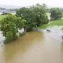 Die Unwetter haben zahlreiche Straßensperren und Verkehrseinschränkungen im Bezirk Braunau mit sich gebracht.