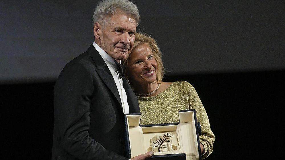 Ehrung in Cannes: Harrison Ford mit Festival-Präsidentin Iris Knoblocht 