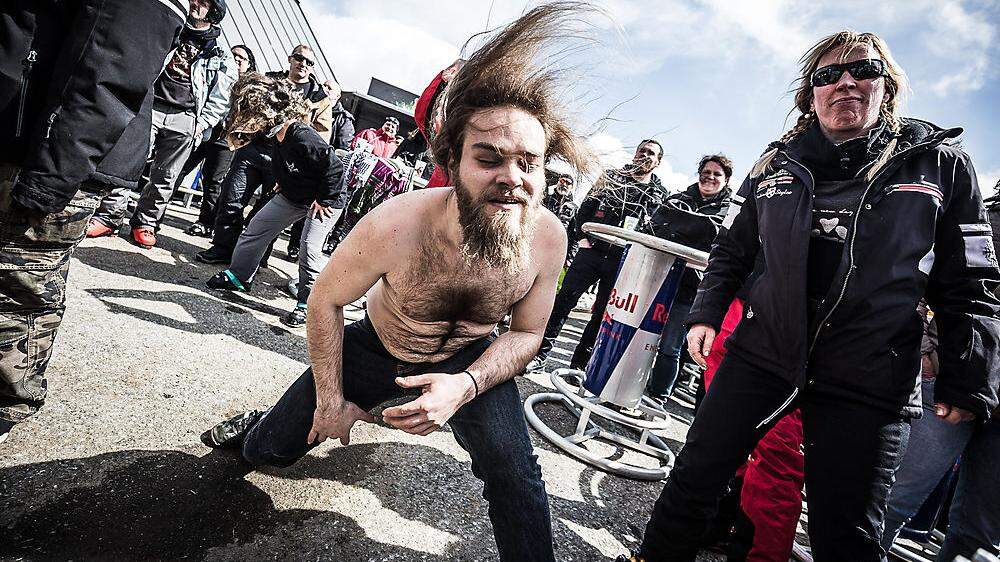 Keine Spur von Kälte bei Fans und Musikern am Full Metal Mountain