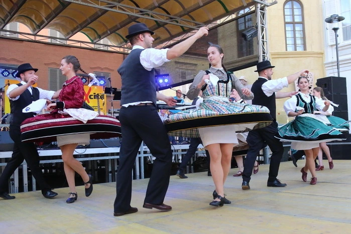 Eine Folkloregruppe aus Lenti begeisterte beim Pannonischen Altstadtfest in Bad Radkersburg.
