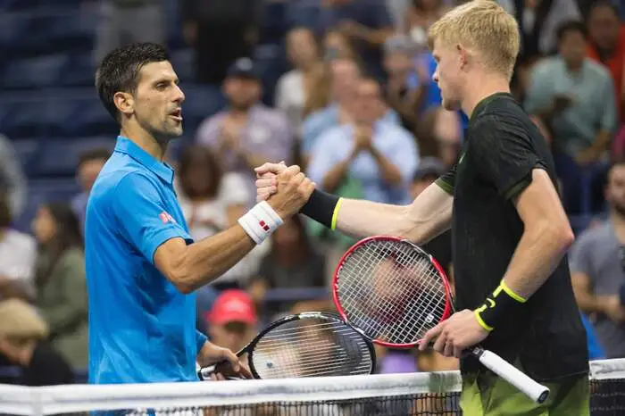 In der Runde der letzten Acht wartet auf Djokovic nun der Frantose Jo-Wilfried Tsonga, der Jack Sock in vier Sätzen ausschaltete.