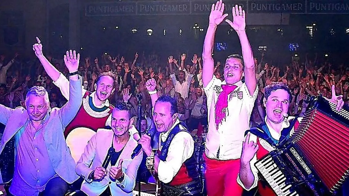 Unter anderem stand Daniel Düsenflitz bei der Schlagergala in Hartberg mit den Draufgängern auf der Bühne