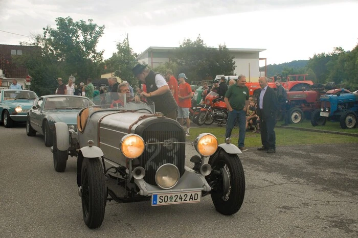 „Möge die Freude der Liebe zu den älteren Fahrzeugen auch auf die nächsten Jahre überschwappen“, sagte Obmann Manfred Jeindl vom Markt Hartmannsdorfer Traktor-Oldtimerclub.