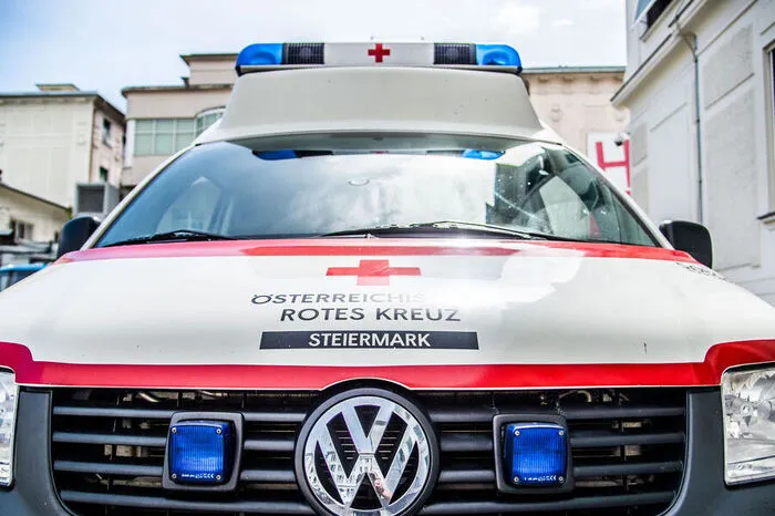 Top 7: Tragischer Unfall im Bezirk Voitsberg: Ein 19-jähriger Motorradfahrer aus Mooskirchen prallte in den Abendstunden des 25. April gegen einen Baum und erlitt tödliche Verletzungen. Gefunden wurde er am 26. April von einem Mitarbeiter der Straßenmeisterei Voitsberg.