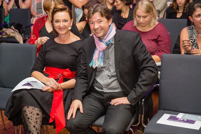 Sylvia Gstättner, Landesvorsitzende der Frau in der Wirtschaft Kärnten und Gastgeberin des Abends mit Ehemann Nikolaus Gstättner.