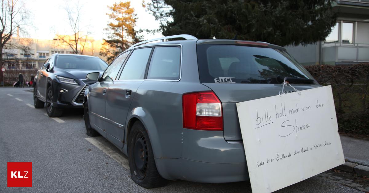 "Bitte holt mich von der Straße" Auto seit acht Monaten auf Parkplatz in Fürstenfeld Anrainer