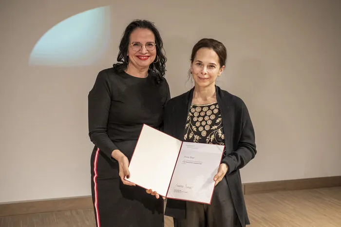 Den mit 30.000 Euro dotieren Preis überreichte Kunststaatssekretärin Andrea Mayer.