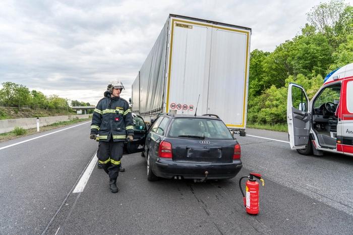 Die Autolenkerin wurde laut Polizei zum Glück nur leicht verletzt.