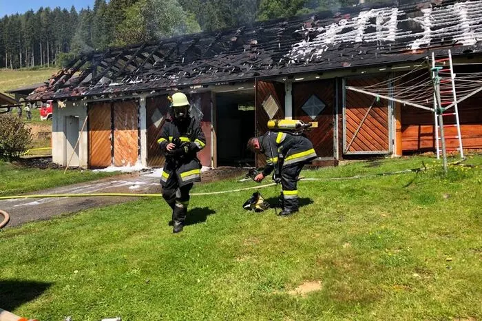 Feuerwehr stand mit Atemschutz im Einsatz!