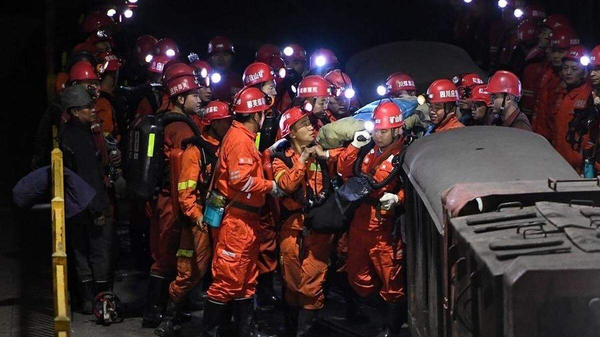 Spektakuläre Rettung aus Bergwerk