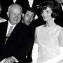 Jackie Kennedy und Nikita Chruschtschow beim Empfang in Schönbrunn