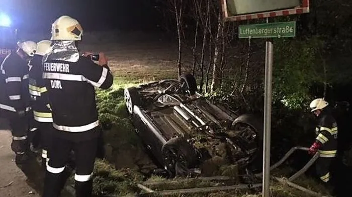 Die Feuerwehren Dobl und Lieboch haben das Fahrzeug geborgen